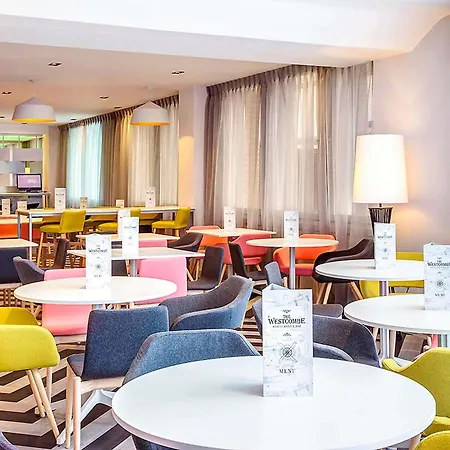 Ibis Styles London Heathrow Airport-3
