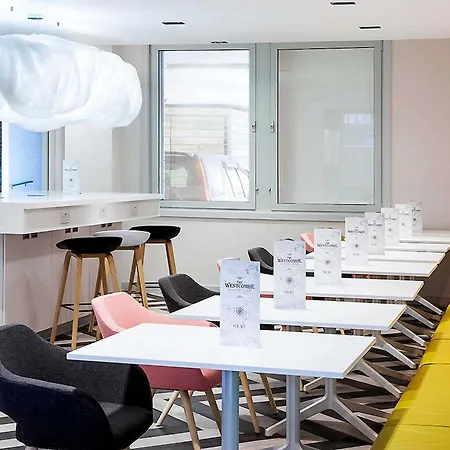 Ibis Styles London Heathrow Airport-3